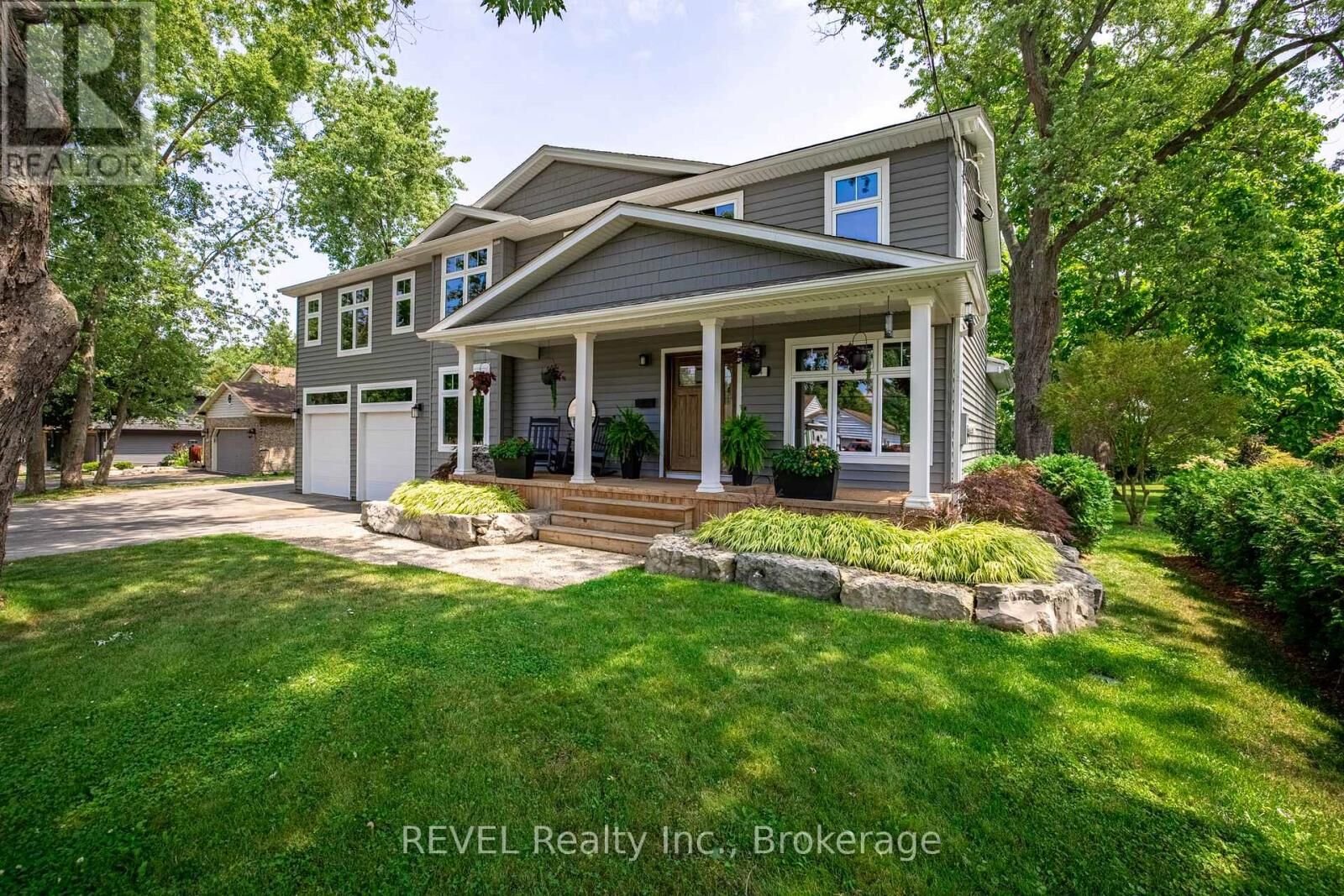 Property Photo: 74 Montgomery Road ON L3C 2Y3