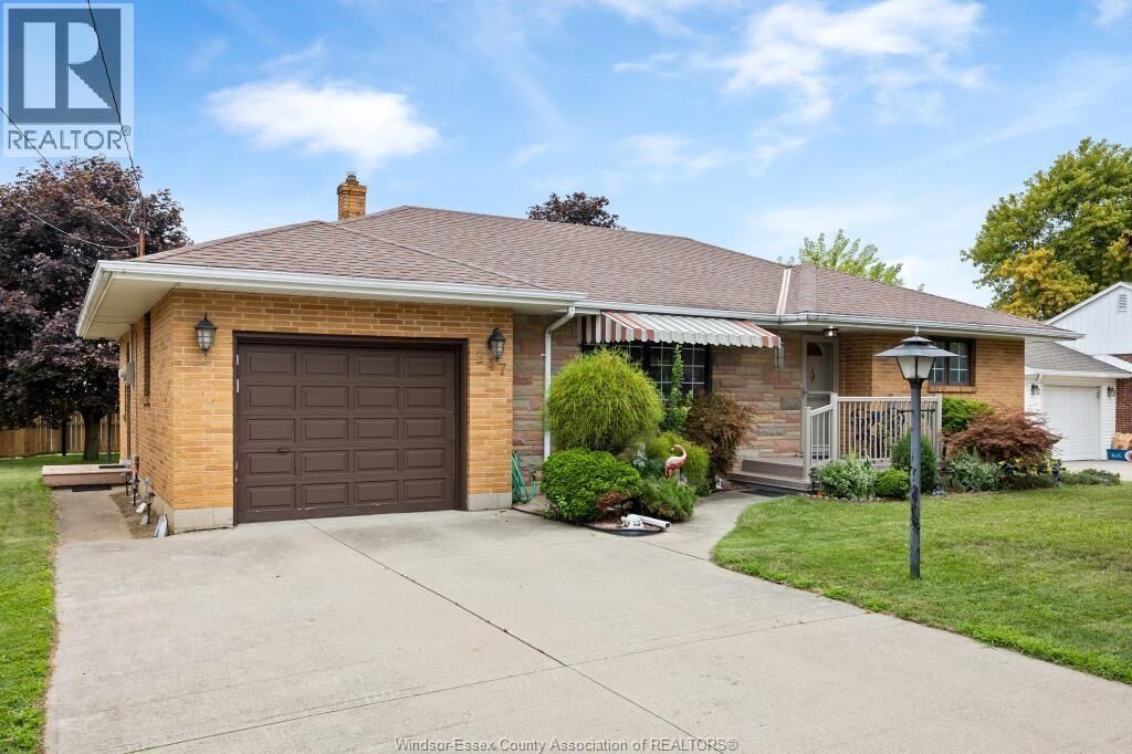 Property Photo:  247 Erie Street South  ON N0R 1G0 