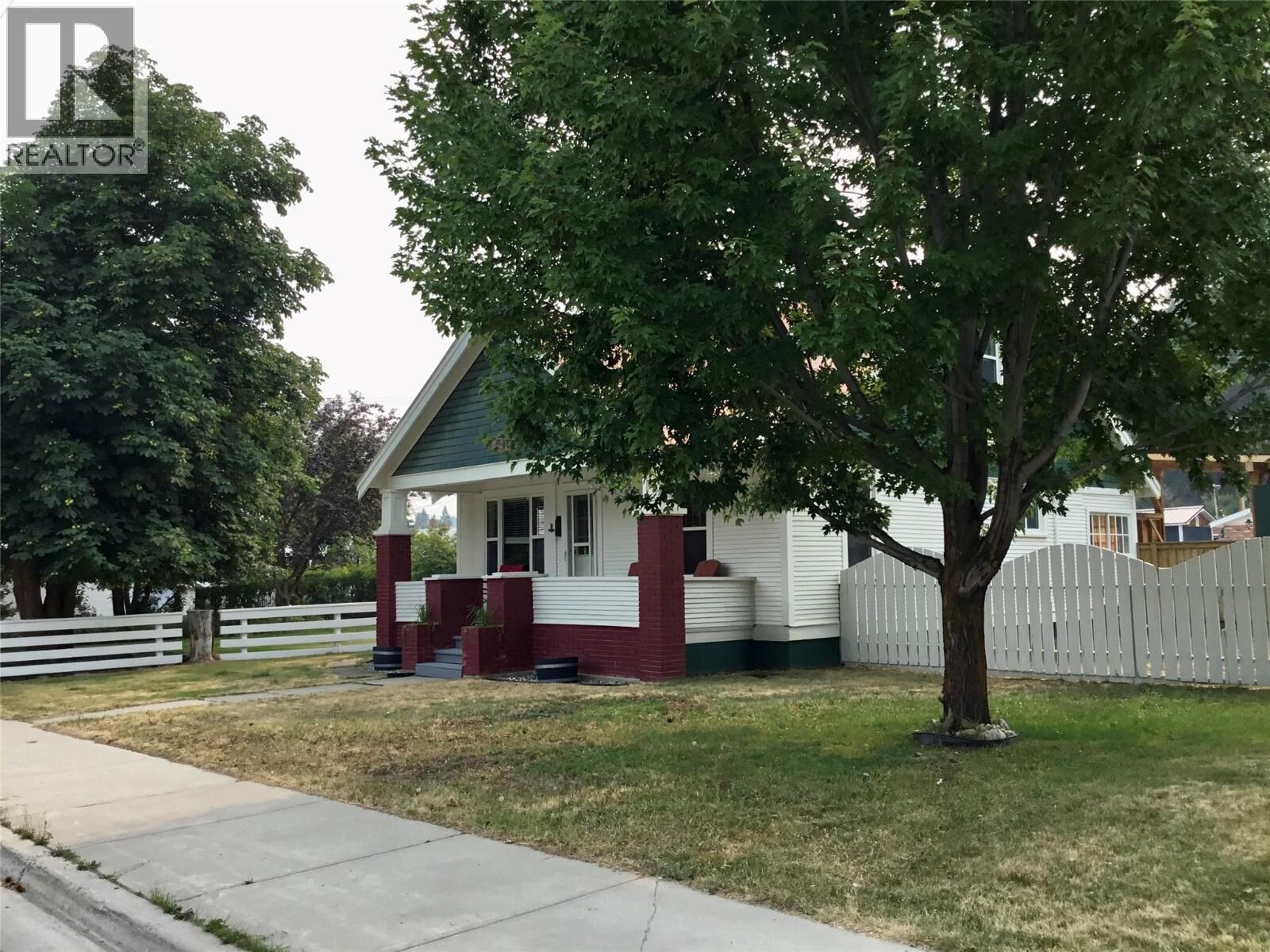 Property Photo: 845 Wallinger Avenue BC V1A 2A5