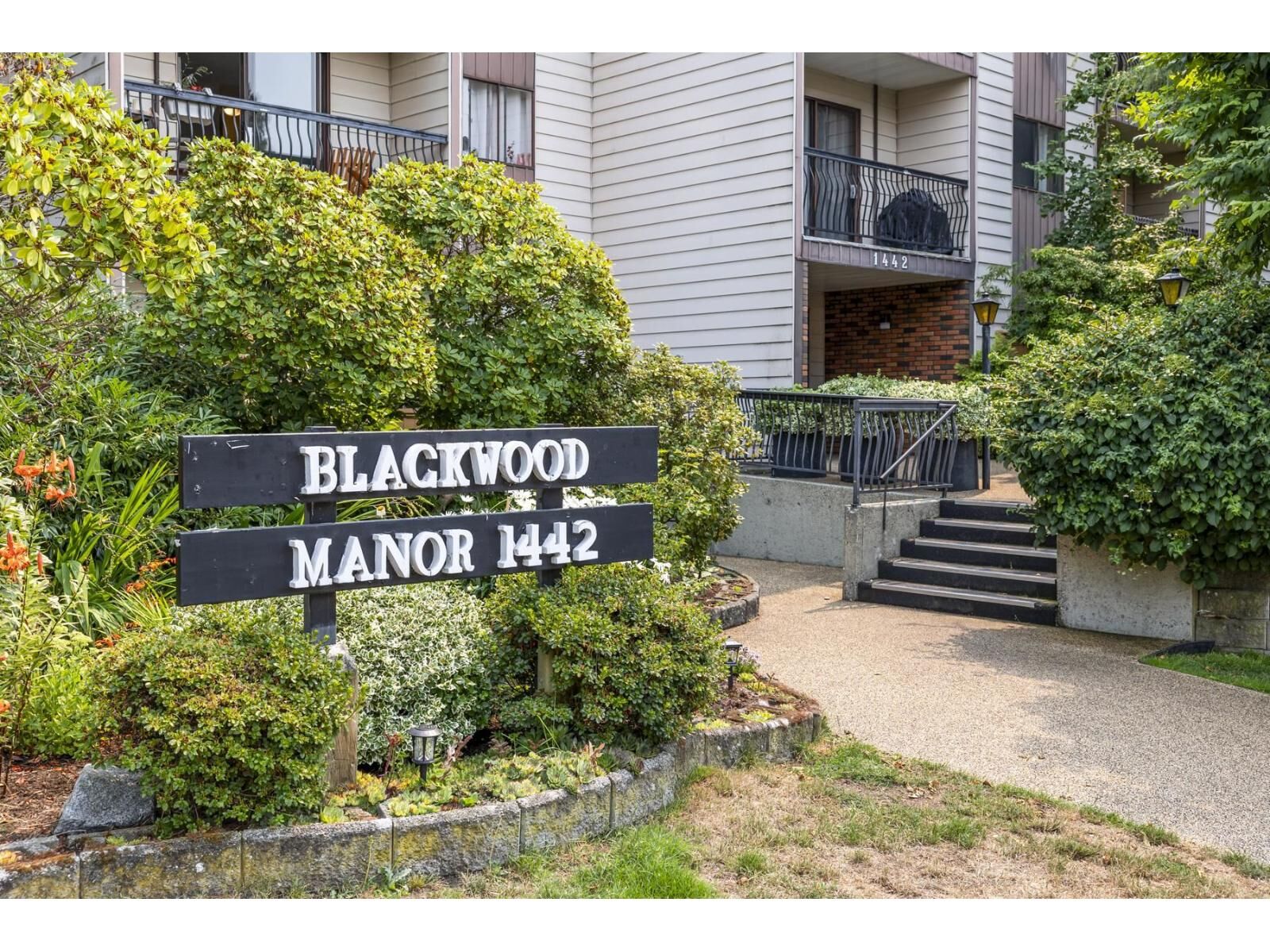 Property Photo: 1442 Blackwood Street 306 BC V4B 3V5