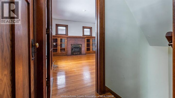Property Photo: 533 Moy Avenue Lower ON N9A 2N3