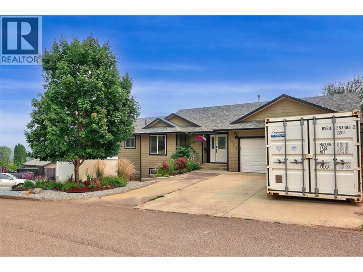 Property Photo:  895A Georgeann Road  BC V2B 6H9 