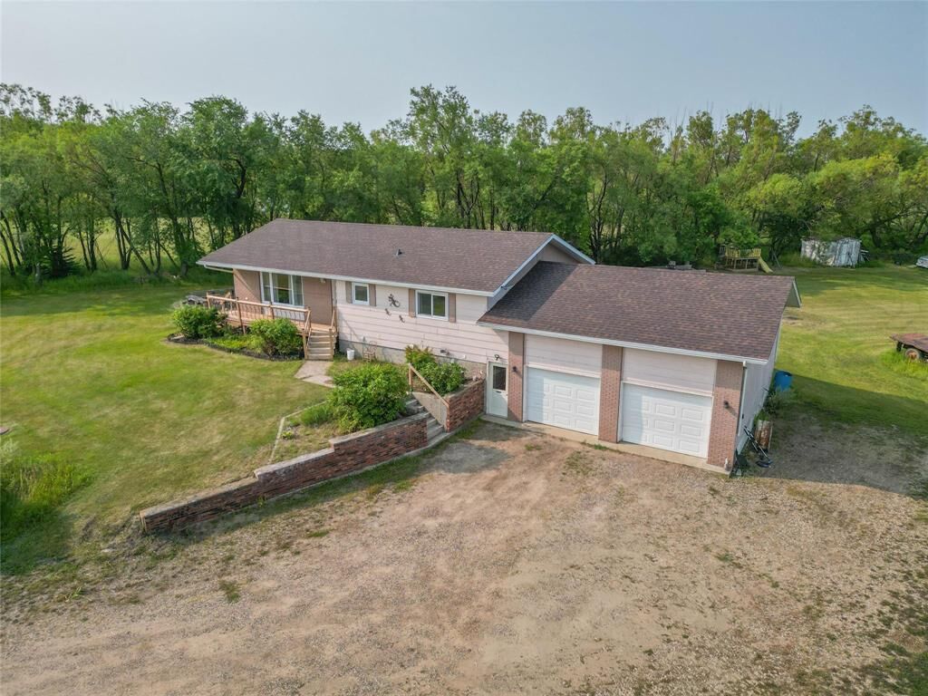 Property Photo:  53034 114 Road West  MB R7A 5Y1 