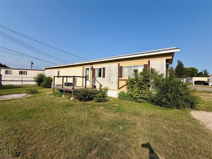 Property Photo:  49 Swanson Avenue  MB R7C 0A2 