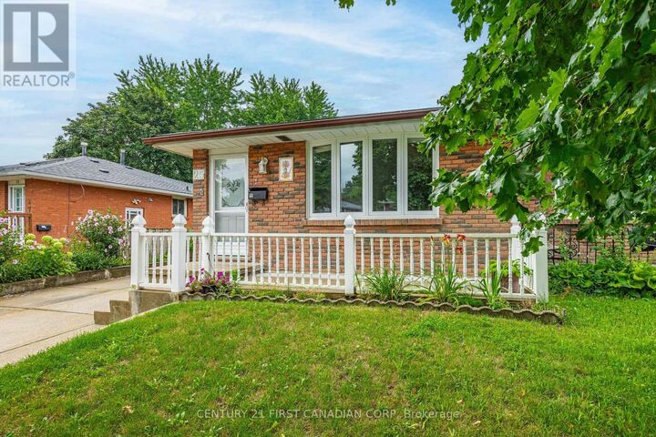 25 Noel Avenue — photo 1