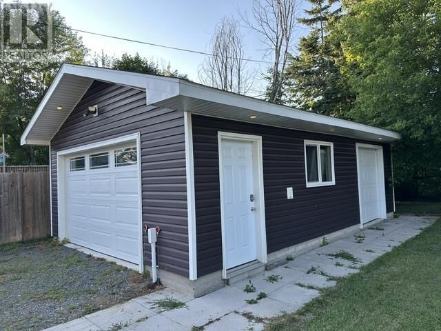 Property Photo: 200 Macdonald Ave ON P6B 1H5