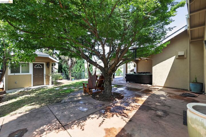 Property Photo: 231 Sutter View Ct CA 95685