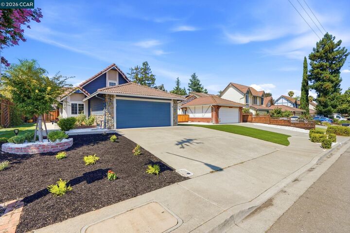Property Photo: 1116 Larkspur Dr CA 94551