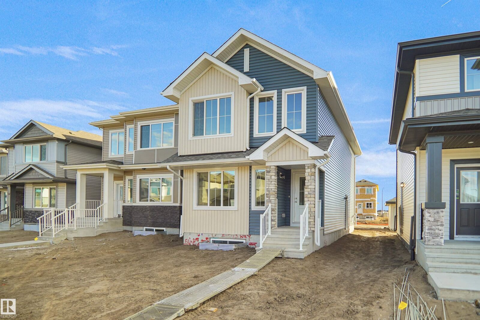 Property Photo:  542 Ashgrove Circle  AB T9E 0K7 