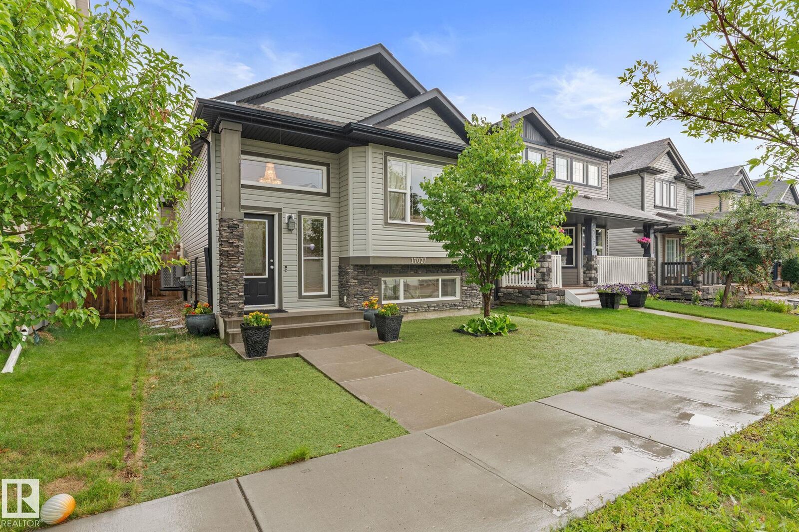 Property Photo:  17027 121 Street NW  AB T5X 0H4 
