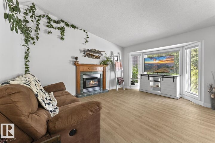 Property Photo:  1004 12 Street  AB T9M 1K2 