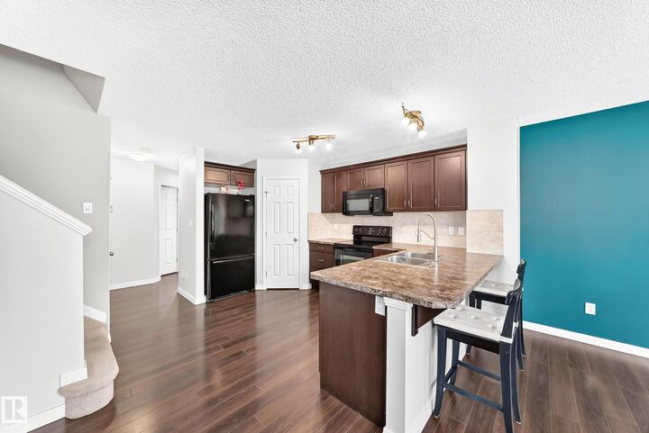 Property Photo:  3920 6 Street NW  AB T6T 0T5 