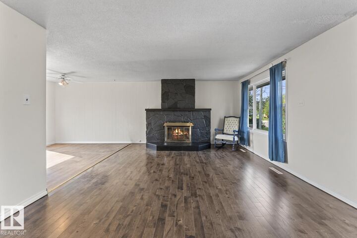 Property Photo:  5105 58 Street  AB T9M 1S3 