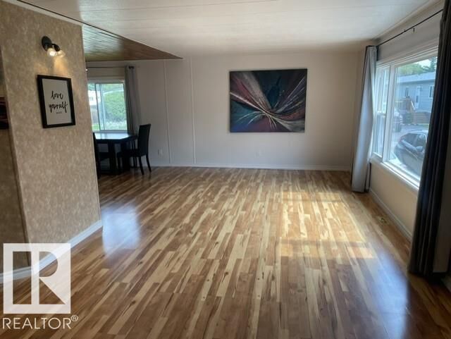 Property Photo: 5 Cliff Crescent NW AB T6P 1B6