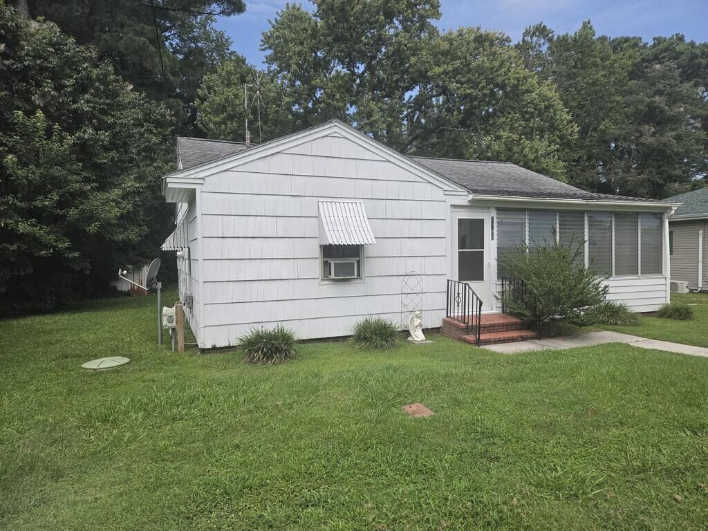 Property Photo:  3290 Jackson St  VA 23350 