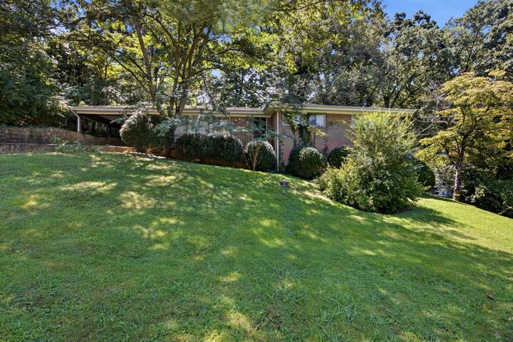 Property Photo: 1905 Hixson Pike TN 37405