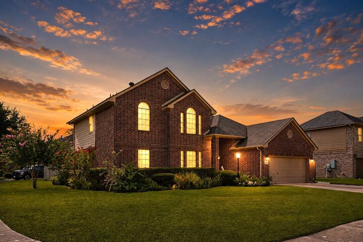 Property Photo:  183 Greenridge Circle  TX 77573 