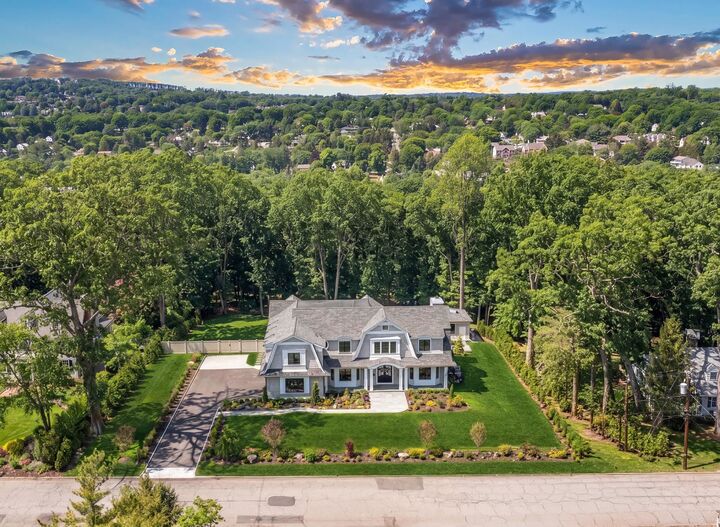 Property Photo: 396 Knollwood Dr NJ 07450