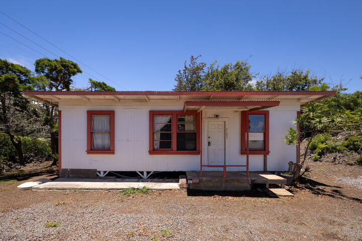 Property Photo: 66-1697 Kawaihae Rd HI 96743