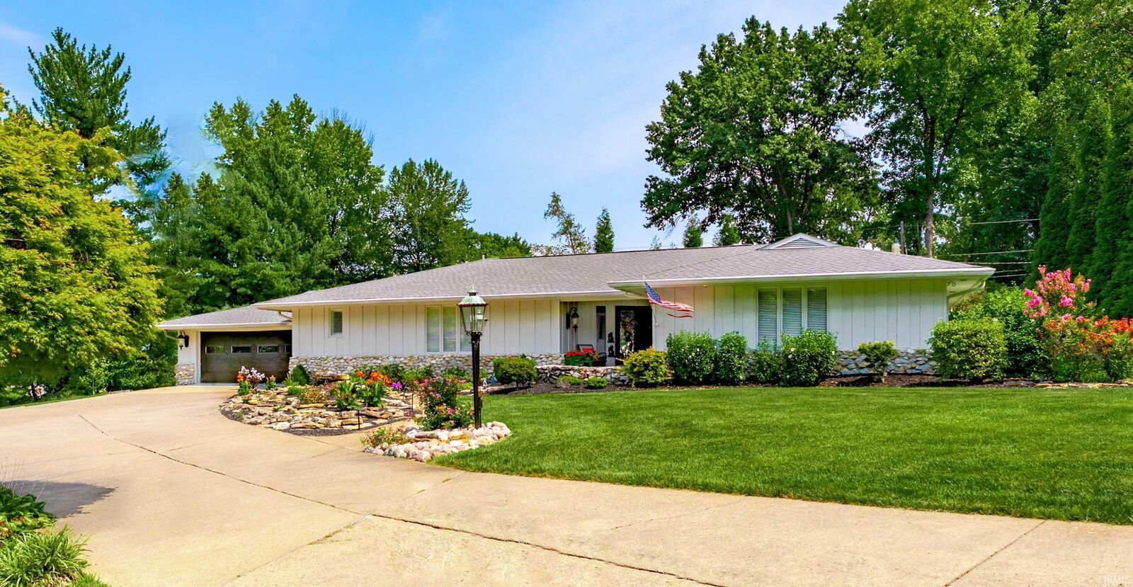 Property Photo:  300 Stonegate Road  IN 47711 