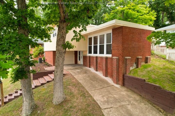 Property Photo:  918 Churchill Circle  WV 25314 