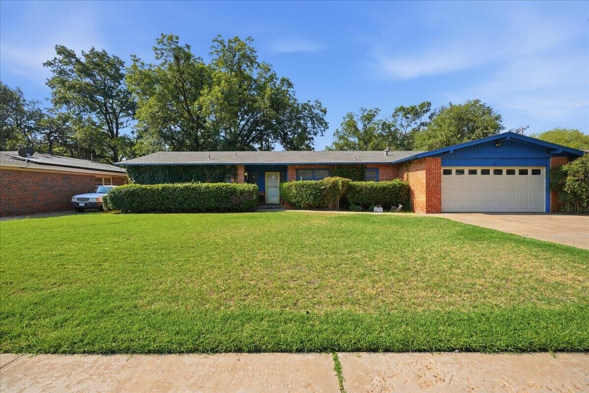 Property Photo:  2709 54th Street  TX 79413 