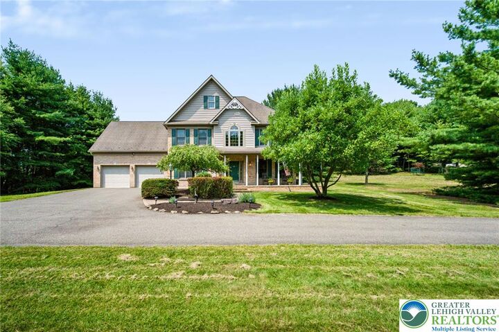 Property Photo: 910 La Montage Drive PA 18071