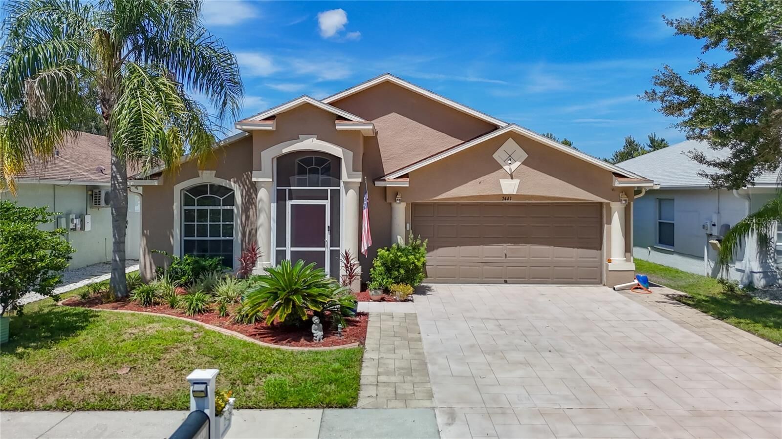 Property Photo: 7441 Tower Bridge Drive FL 33545
