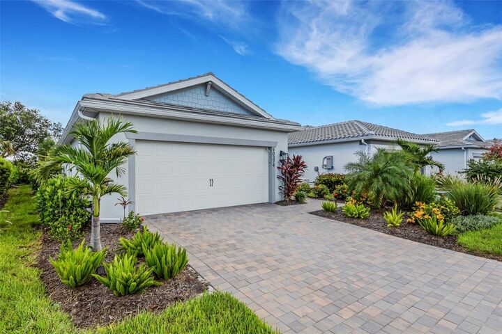 Property Photo:  10374 Abaco Falls Drive  FL 34223 