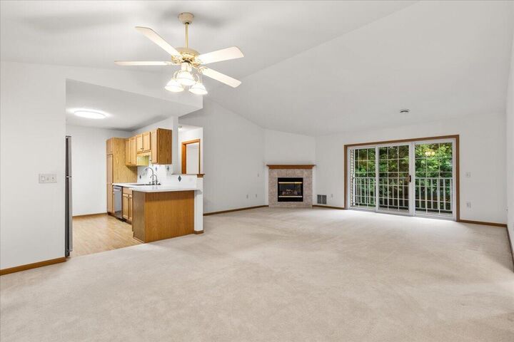 Property Photo: 2465 Country Creek Cir WI 53095