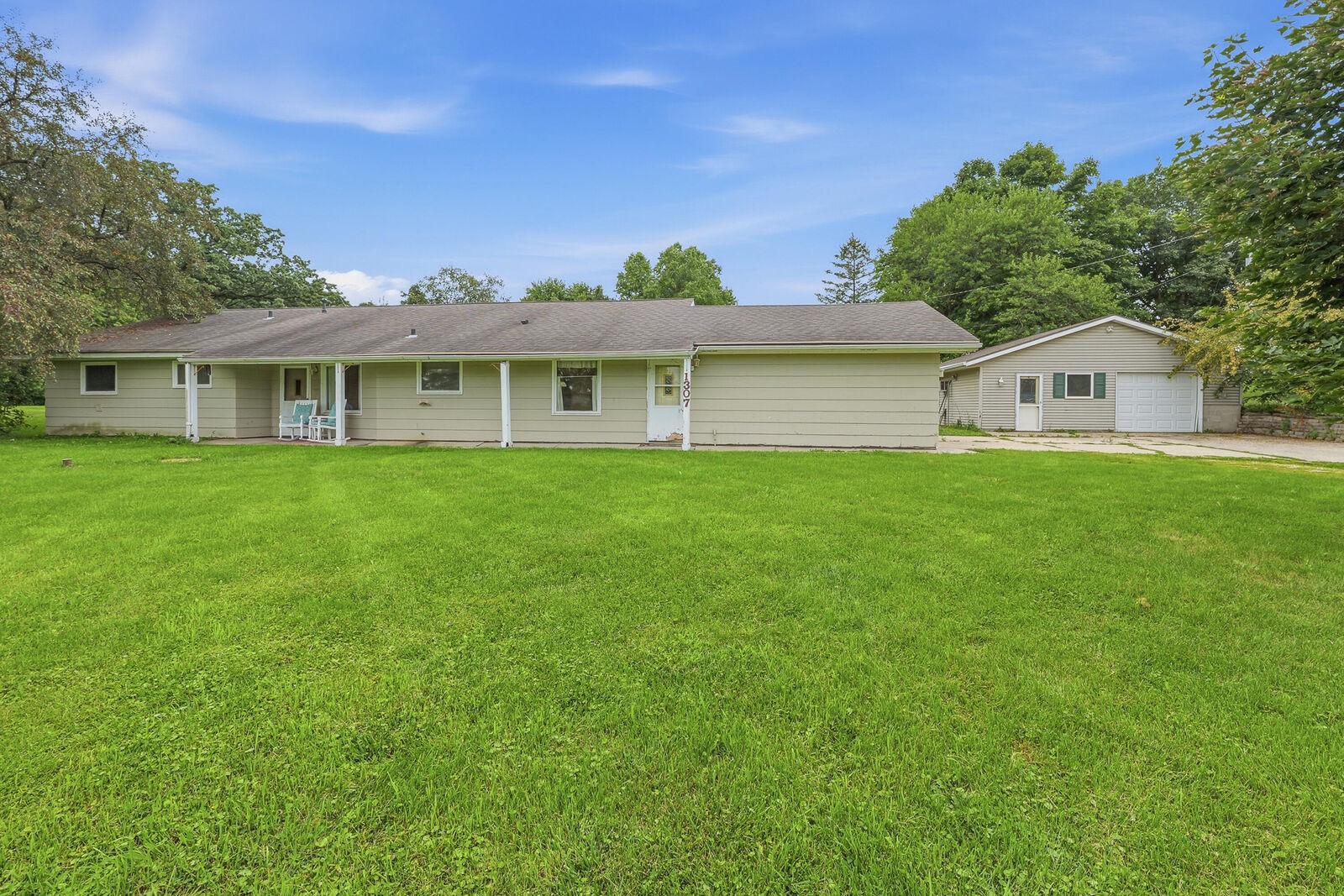 Property Photo: 1307 E Lake St WI 53032