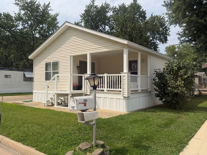 Property Photo: 336 Avenue F IL 61704