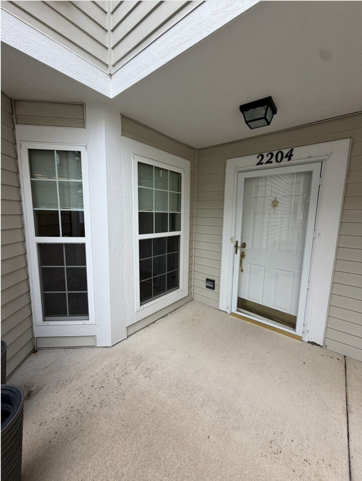 Property Photo: 2204 Scott Lane 2204 IL 60502
