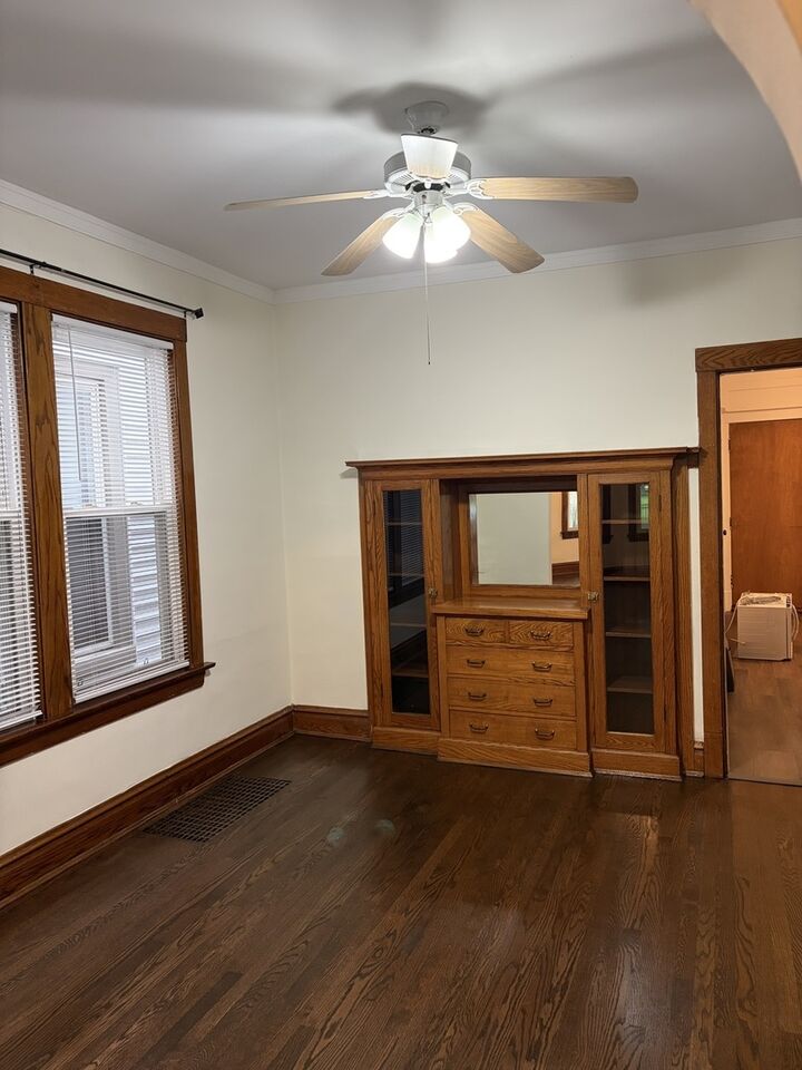 Property Photo:  3022 N Hoyne Avenue 1  IL 60618 