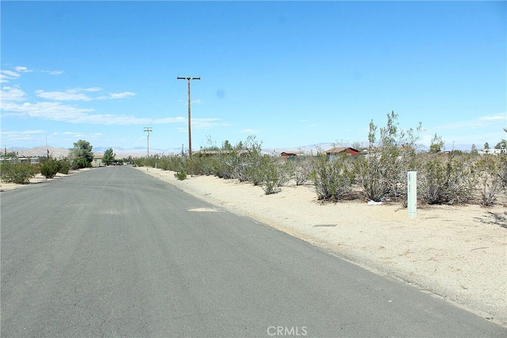 Property Photo: 11 Olanche Avenue CA 93501