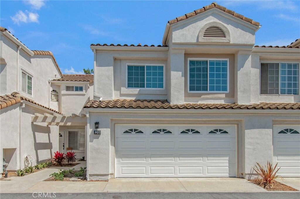 Property Photo: 128 Agostino CA 92614