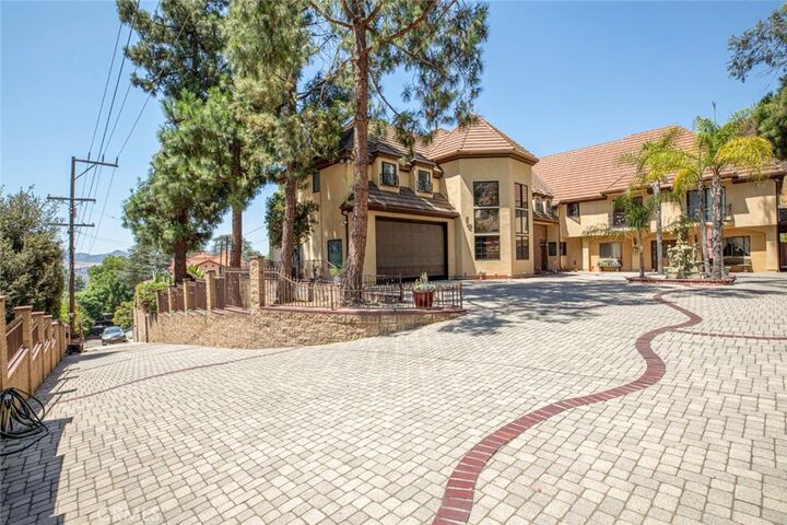 Property Photo:  1663 Vista  CA 91201 