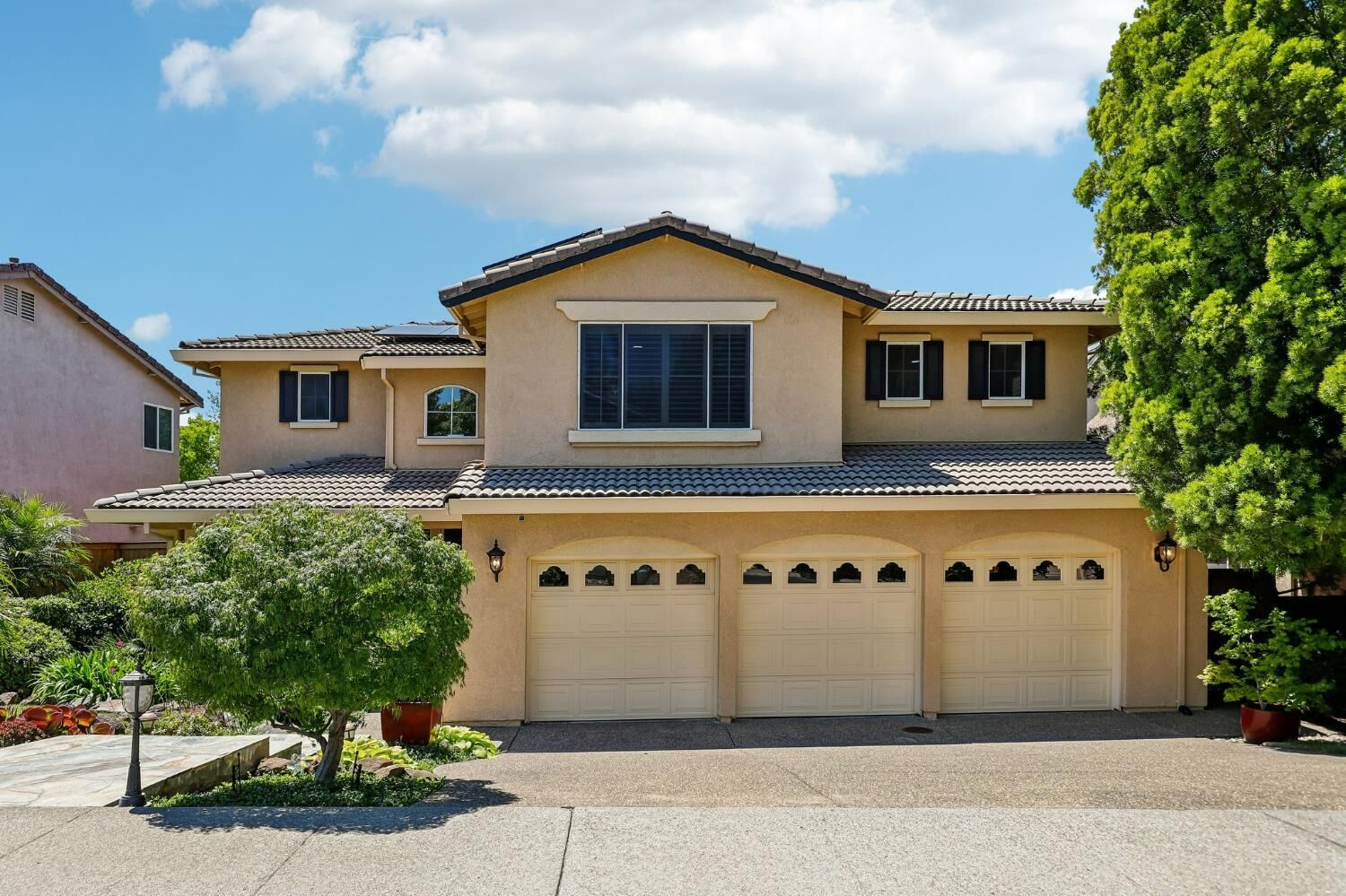 Property Photo:  5121 Wedgewood Way  CA 95765 