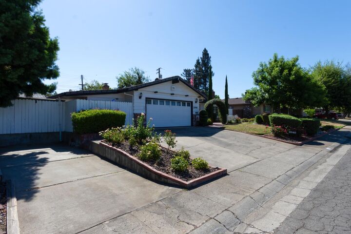 Property Photo:  2040 Linden Grove Way  CA 95608 