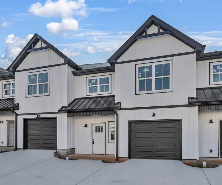 Property Photo: 166 Sango Dr Bldg 6 52 TN 37043