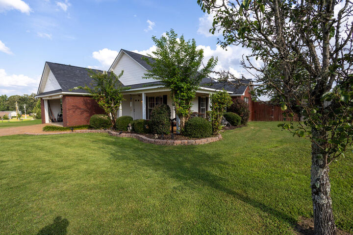 Property Photo:  153 Garden Terrace Dr  MS 38655 