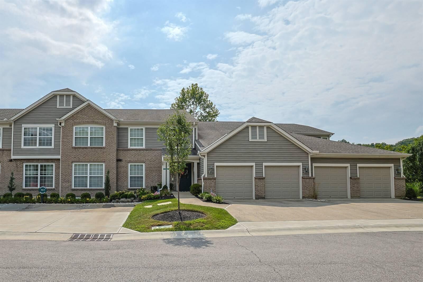 Property Photo: 2118 Castlebar Court KY 41017