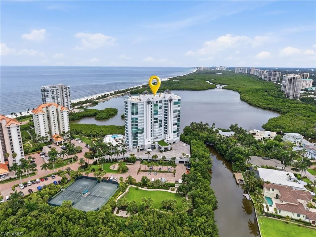 Property Photo:  60 Seagate Dr 806  FL 34103 