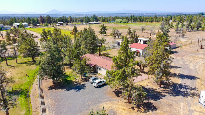 Property Photo:  4451 NW Quince Lane  OR 97756 