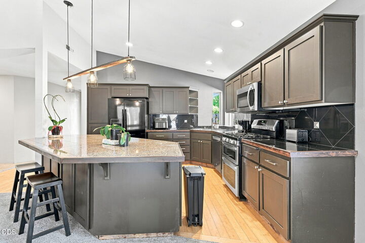 Property Photo: 3460 Poppywoods Drive OR 97504