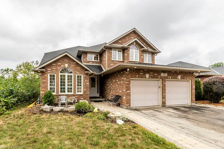 Photo de la propriété:  14 Anastasia Drive  ON N2C 2T7 
