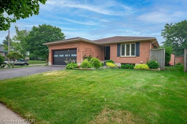 Property Photo: 363 Twinflower Crescent ON N2V 1X2