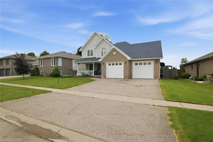 Property Photo: 61 Sunnyside Drive ON N0E 1N0