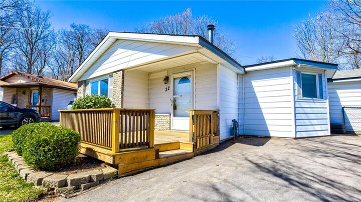 Property Photo: 22 Blackhorne Crescent ON N2E 1T1