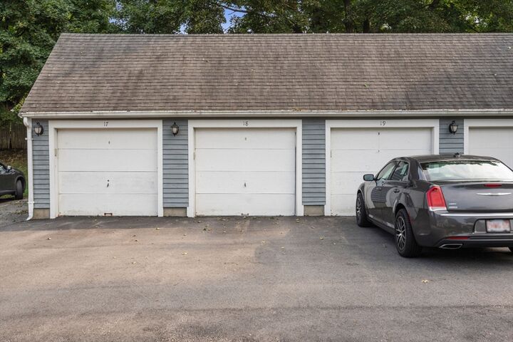 Property Photo: 31 Blithewood Ave 205 MA 01604